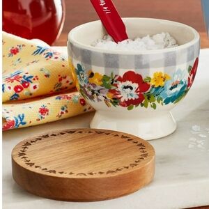 💲Salt Cellar Stoneware with Acacia Wood Lid 3.6"D x 3.2"H Sweet Romance